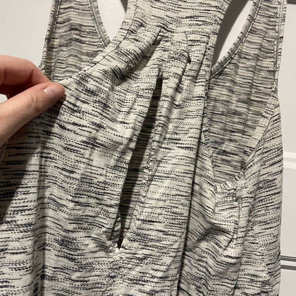 Lululemon ladies singlet - Picture 3 of 3
